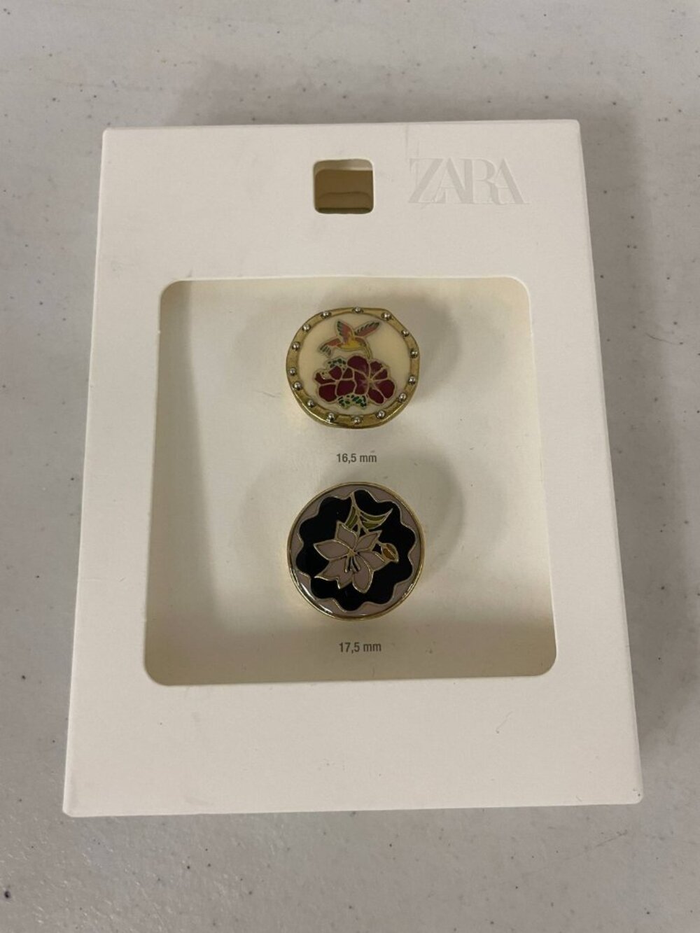 Zara Set of Two Round Metal Rings with Colorful Resin Appliqué with Flowers New